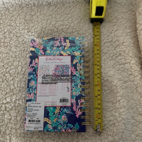 Lilly Pulitzer 2021 Agenda Planner - Picture 8 of 10